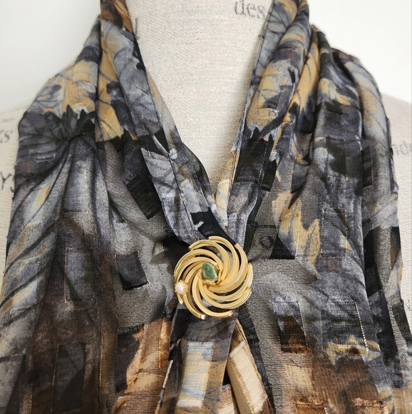 60s Jade Swirl Brooch - Picture 1 of 7